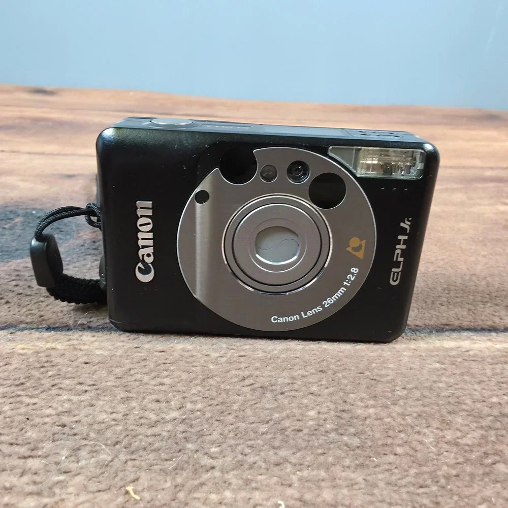Canon ELPH Jr Film Camera 26mm f/2.8 Black For Parts Repair APS Point and Shoot